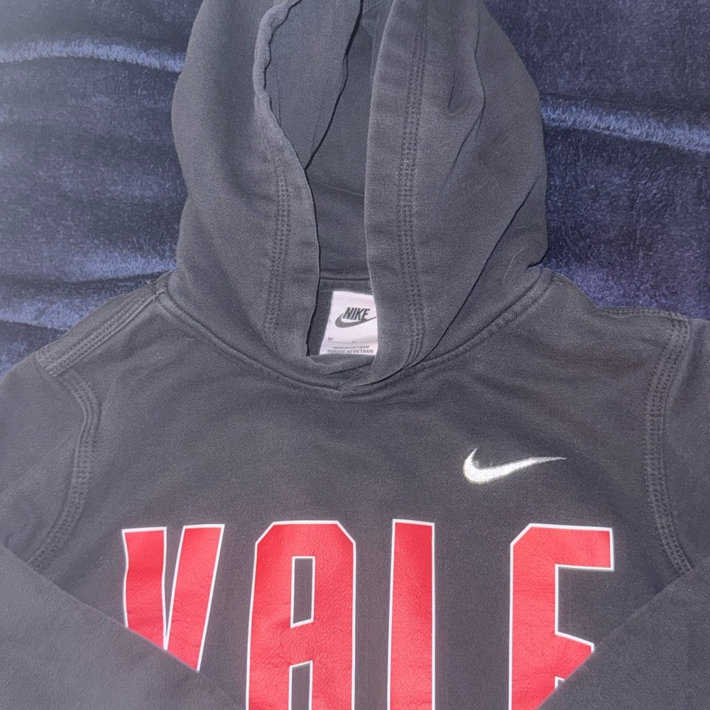 Boys Nike Hoodie VALE size medium